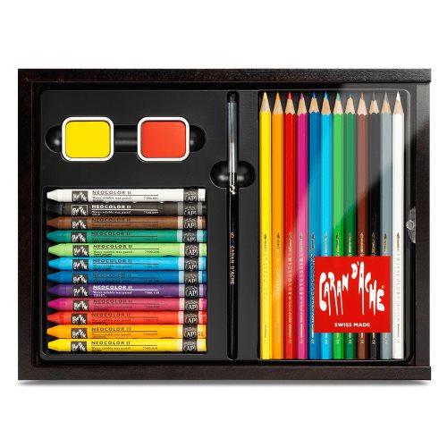 Coffret en bois de couleurs Caran D'Ache (27 pièces) ; Pastels de cire 'Neocolor' et crayons de couleur 'Swisscolor'