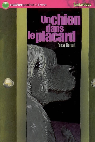Un chien dans le placard